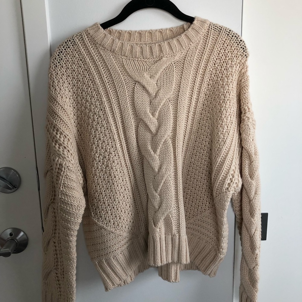 Cream/tan cable knit sweater